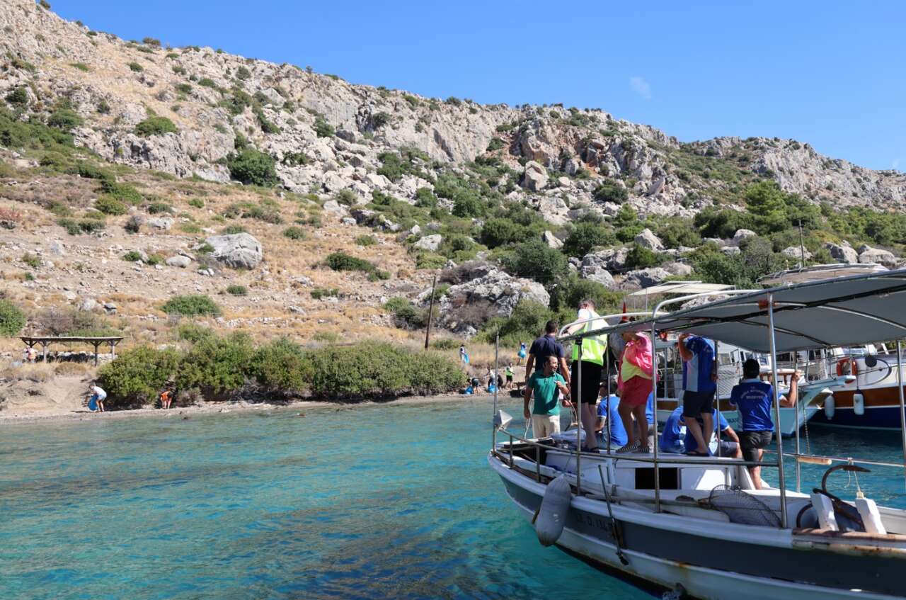 Muğla Koylarında Plastik Alarmı: 2 Saatte 1 Ton Atık Toplandı 3